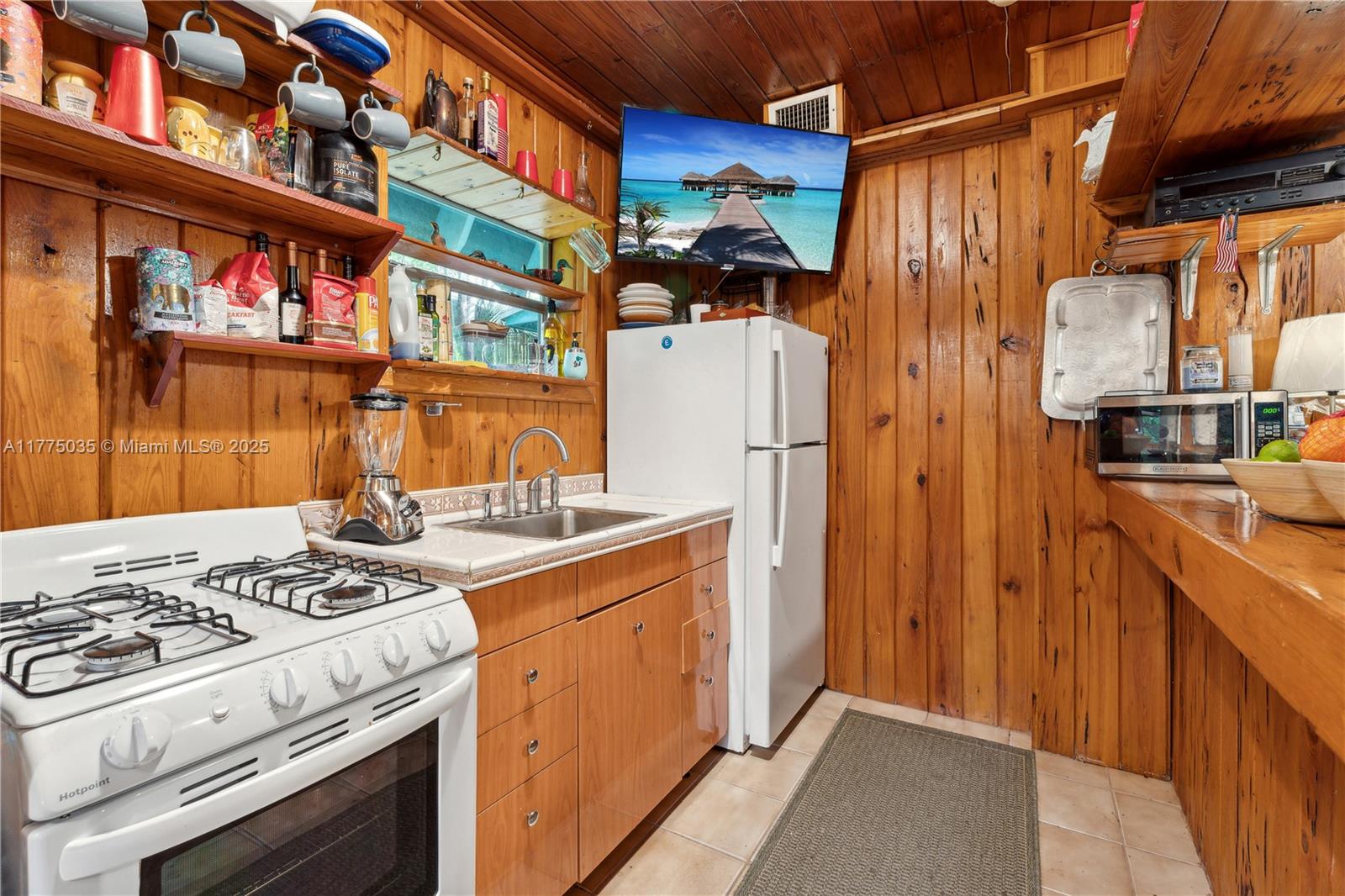 SUNSHINE VISTAS - Residential