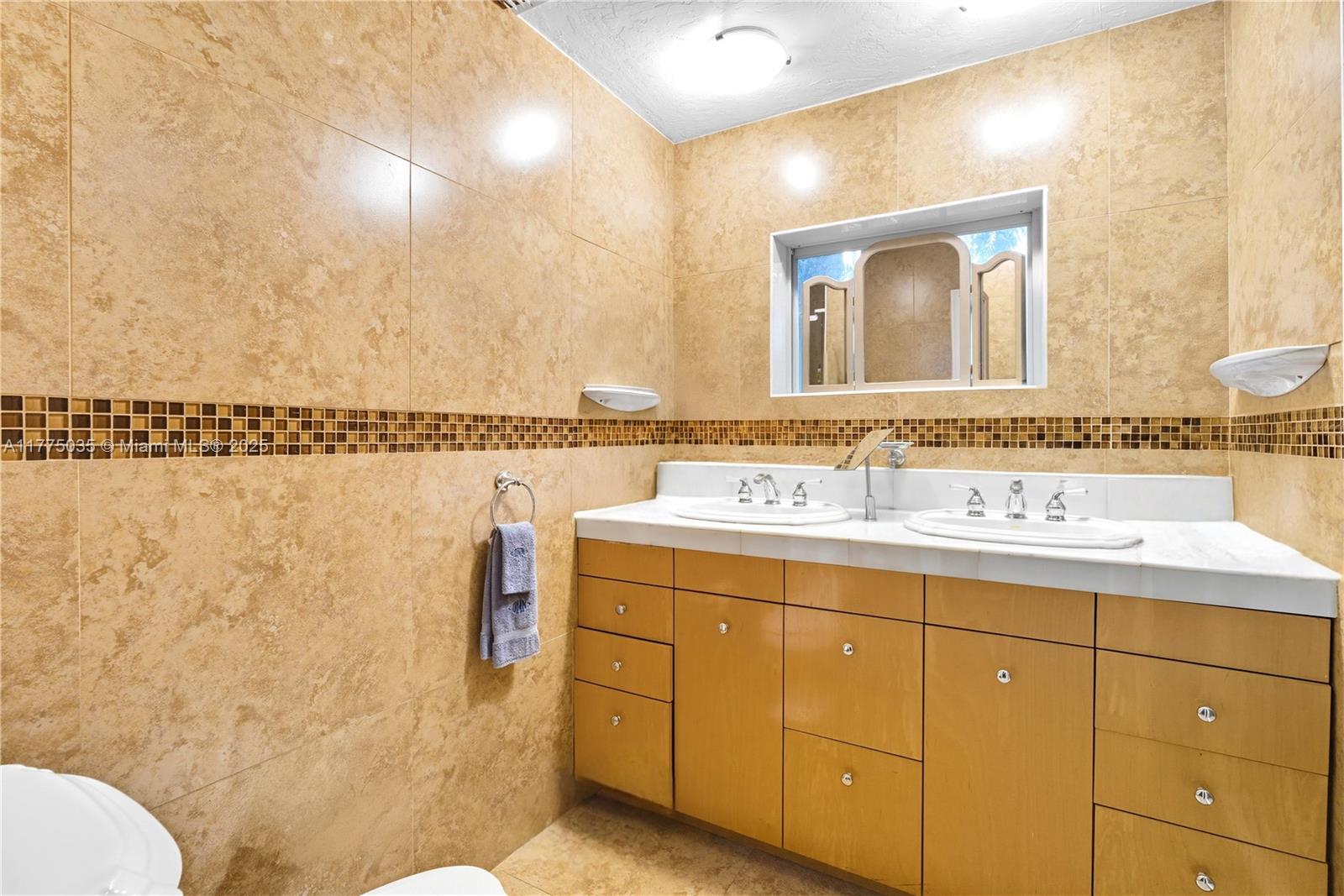 SUNSHINE VISTAS - Residential