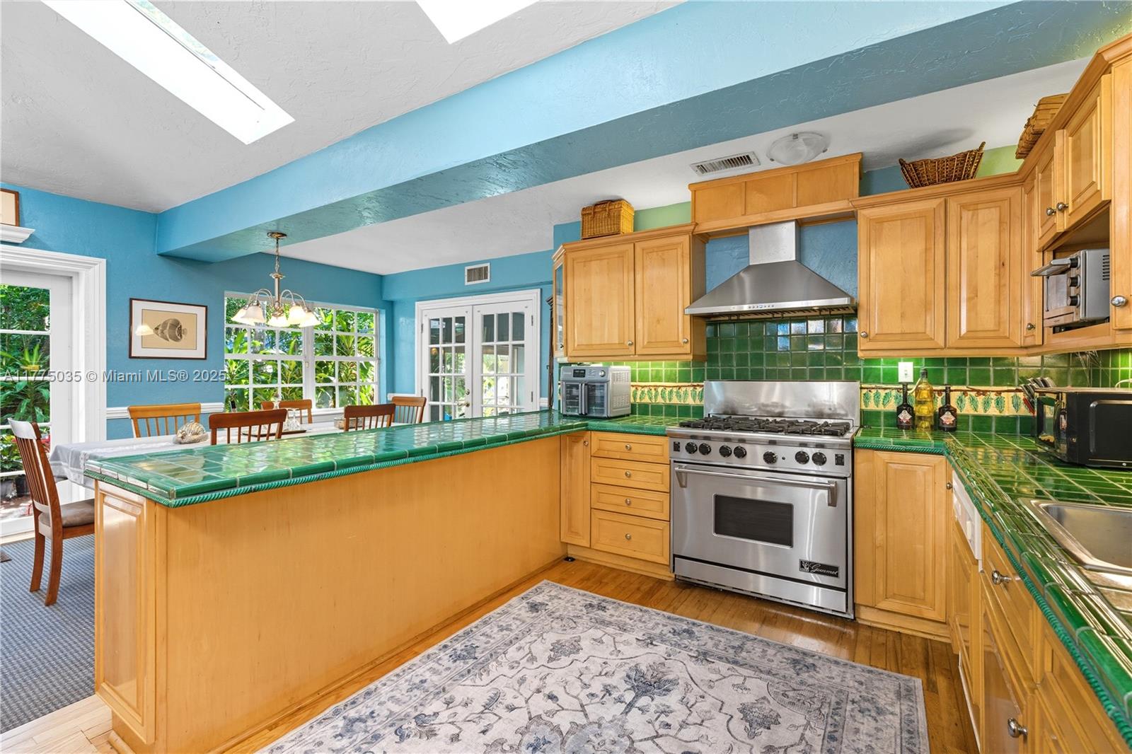 SUNSHINE VISTAS - Residential