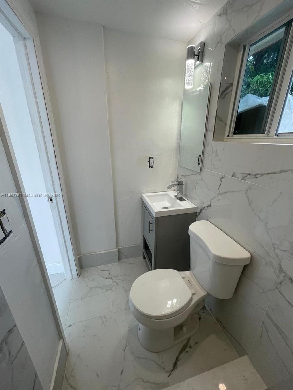 Photo of Hollywood, FL 33020 (MLS # A11667761)