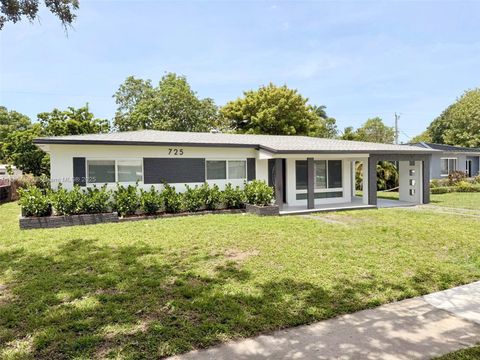 725 W Dayton Cir Fort Lauderdale FL 33312