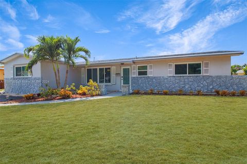 Single Family Residence in Pembroke Pines FL 8441 18th St St.jpg