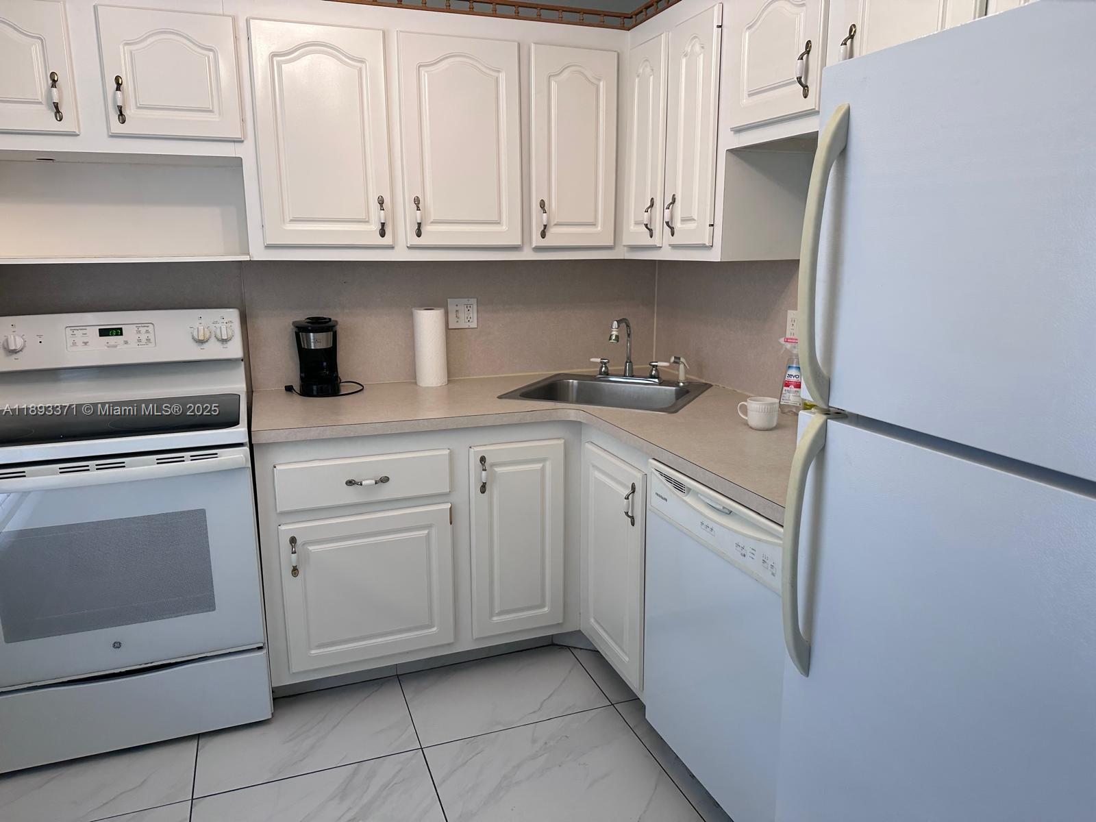 BERMUDA CLUB SIX CONDO - Residential Lease