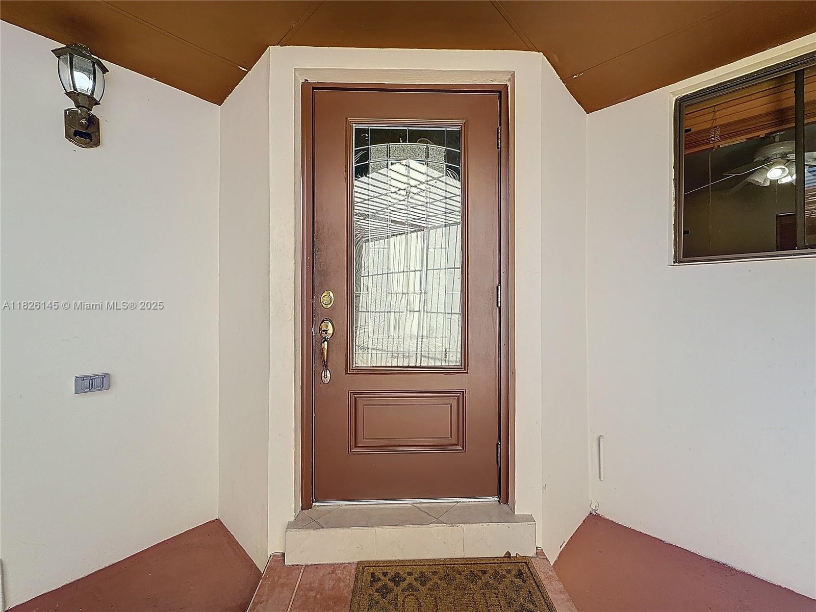 18854 NW 65th Ct, Hialeah, FL, 33015/$459,000 2 18854 NW 65th Ct