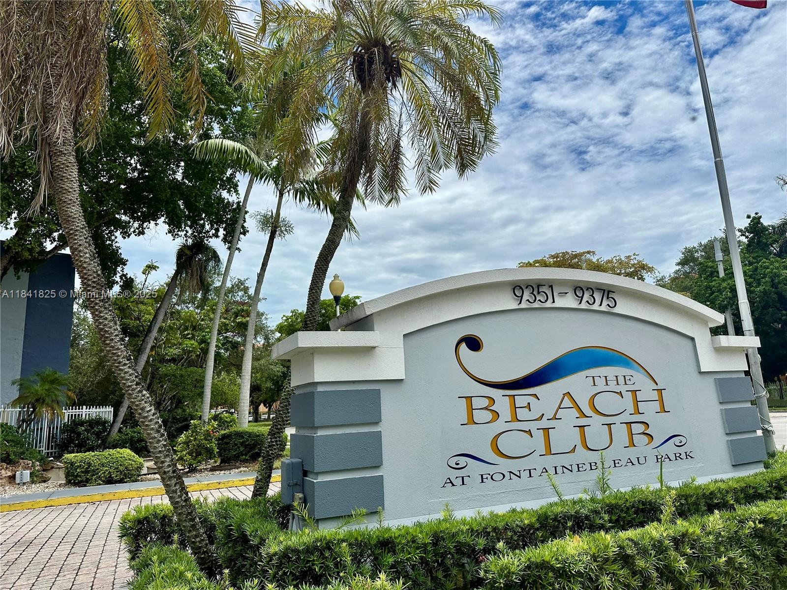 Amazing two story townhouse (2/2/1) in the community of Beach Club at Fontainebleau. The apartment features a fully equipped kitchen, living room and half bathroom on the first floor. On the second floor you will find the 2 bedrooms and 2 full bathrooms. Laundry room inside the unit. Huge walk in closet in the master bedroom. Assigned parking space and 1 extra space in visitor parking included. Community features: pool, gym, children playground, tennis courts and more!