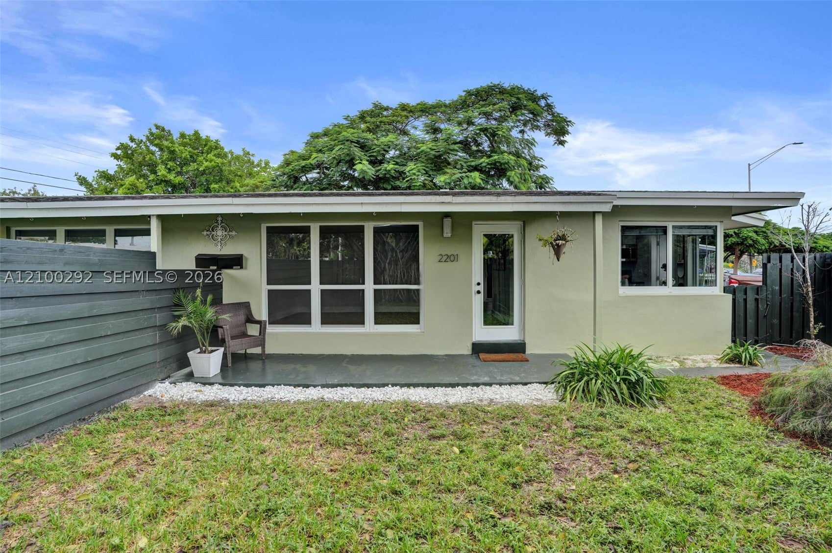 2201 NE 15th Ave 2201