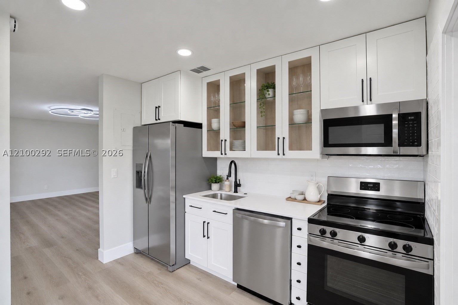 2201 NE 15th Ave 2201