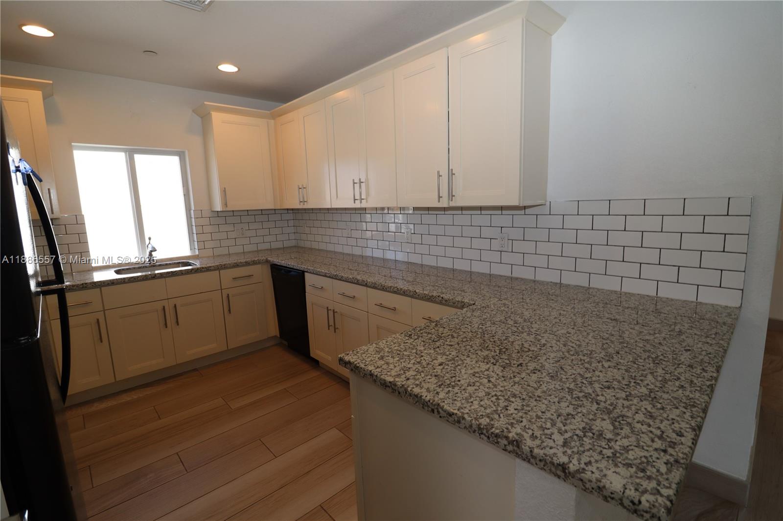 RESUB OF HIGHLAND ESTATES - Residential Lease
