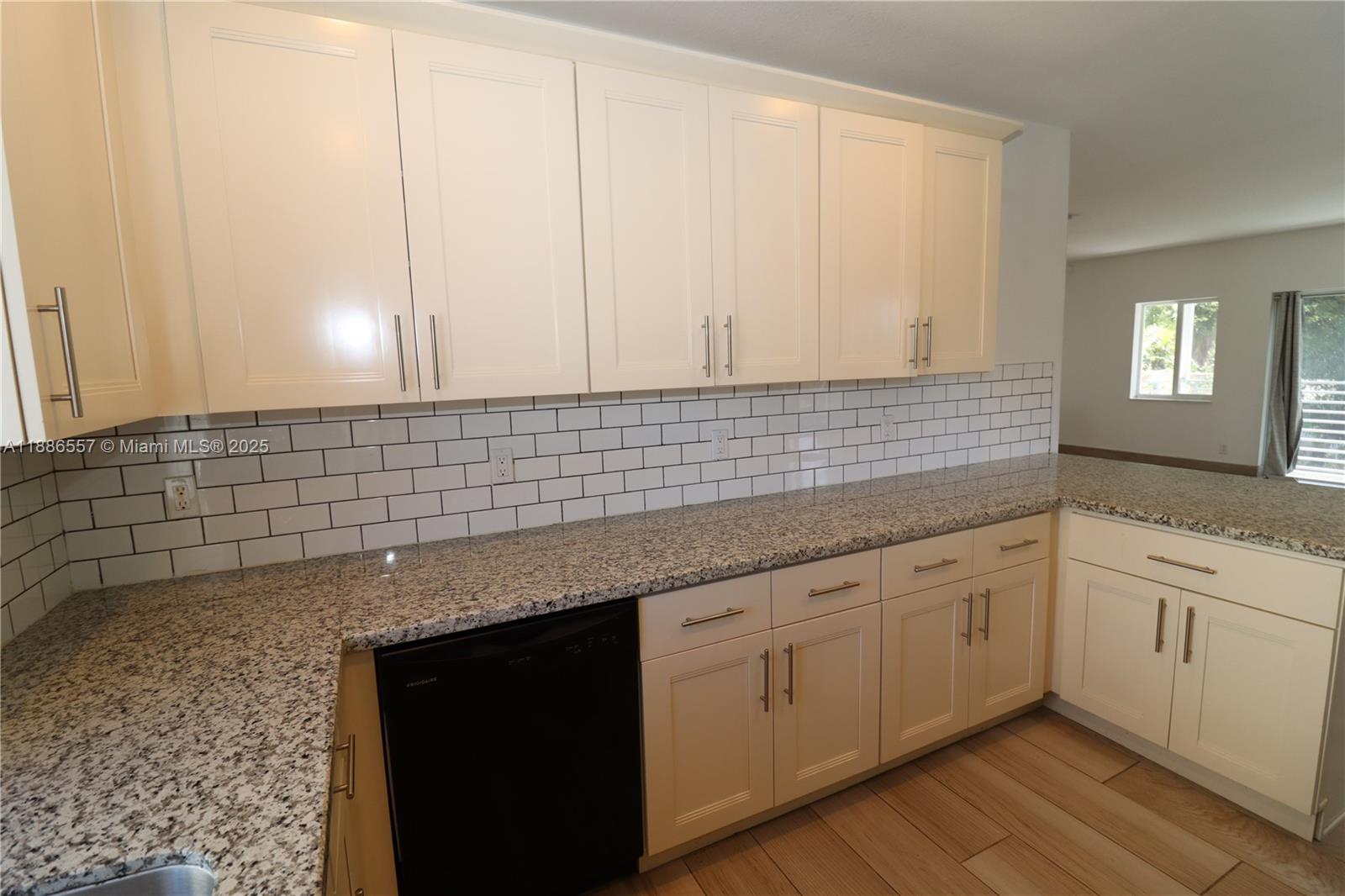 RESUB OF HIGHLAND ESTATES - Residential Lease