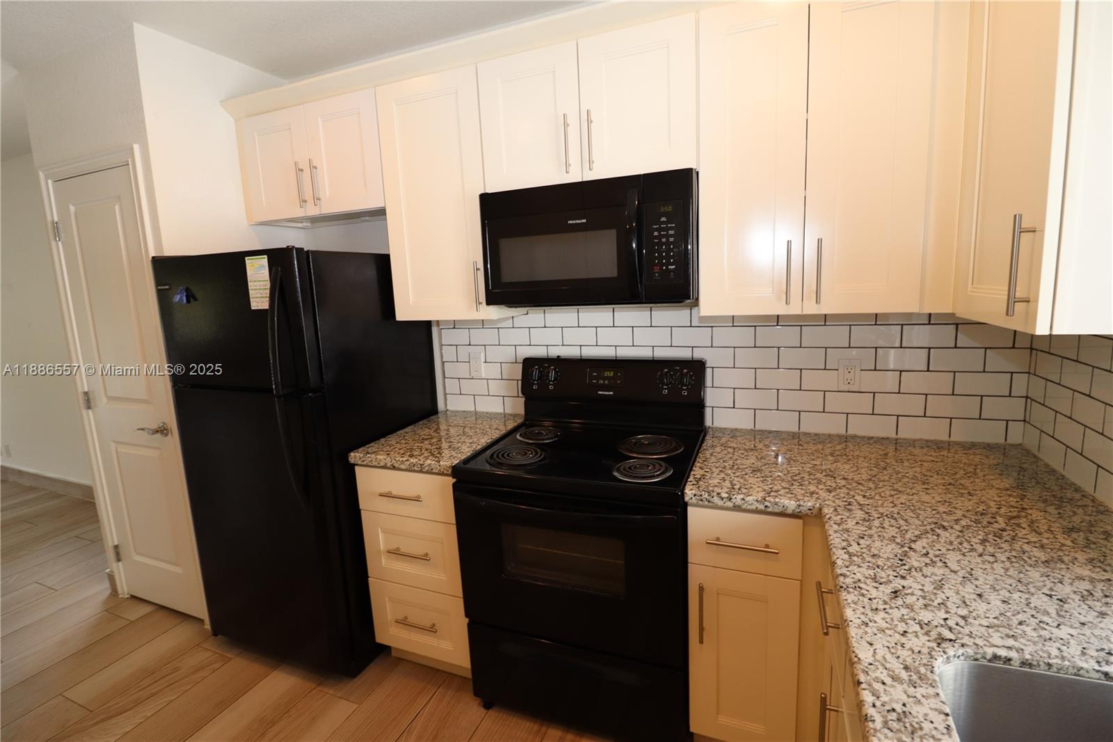 RESUB OF HIGHLAND ESTATES - Residential Lease