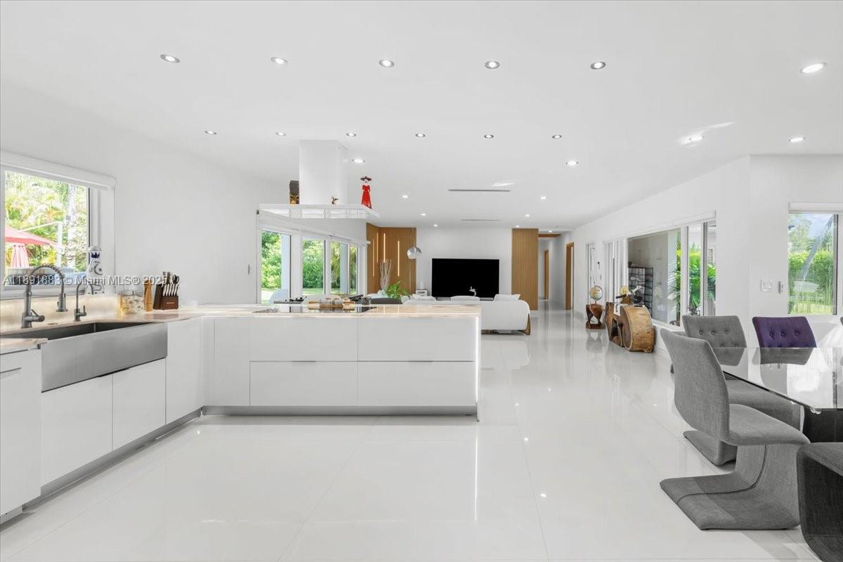 GABLES ACRE ESTATES - Residential