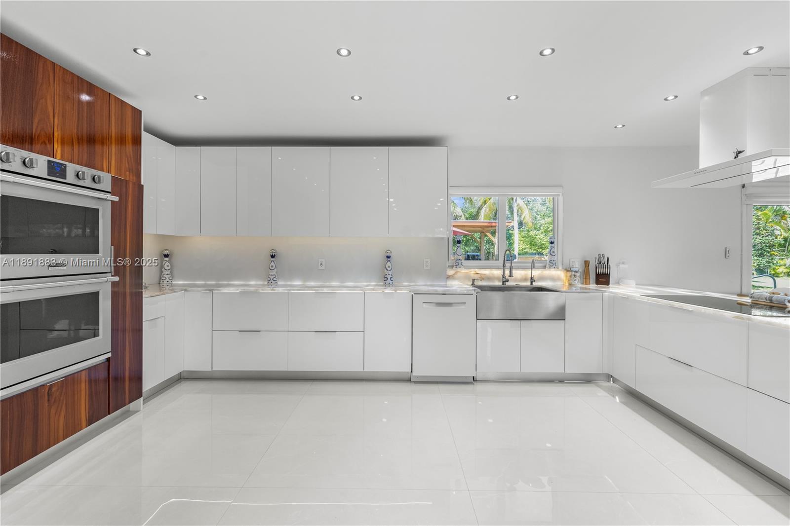 GABLES ACRE ESTATES - Residential