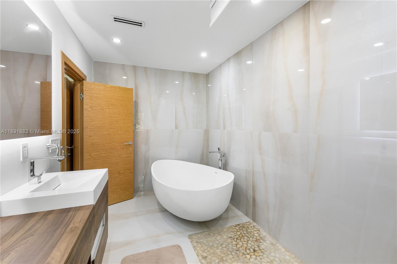 GABLES ACRE ESTATES - Residential