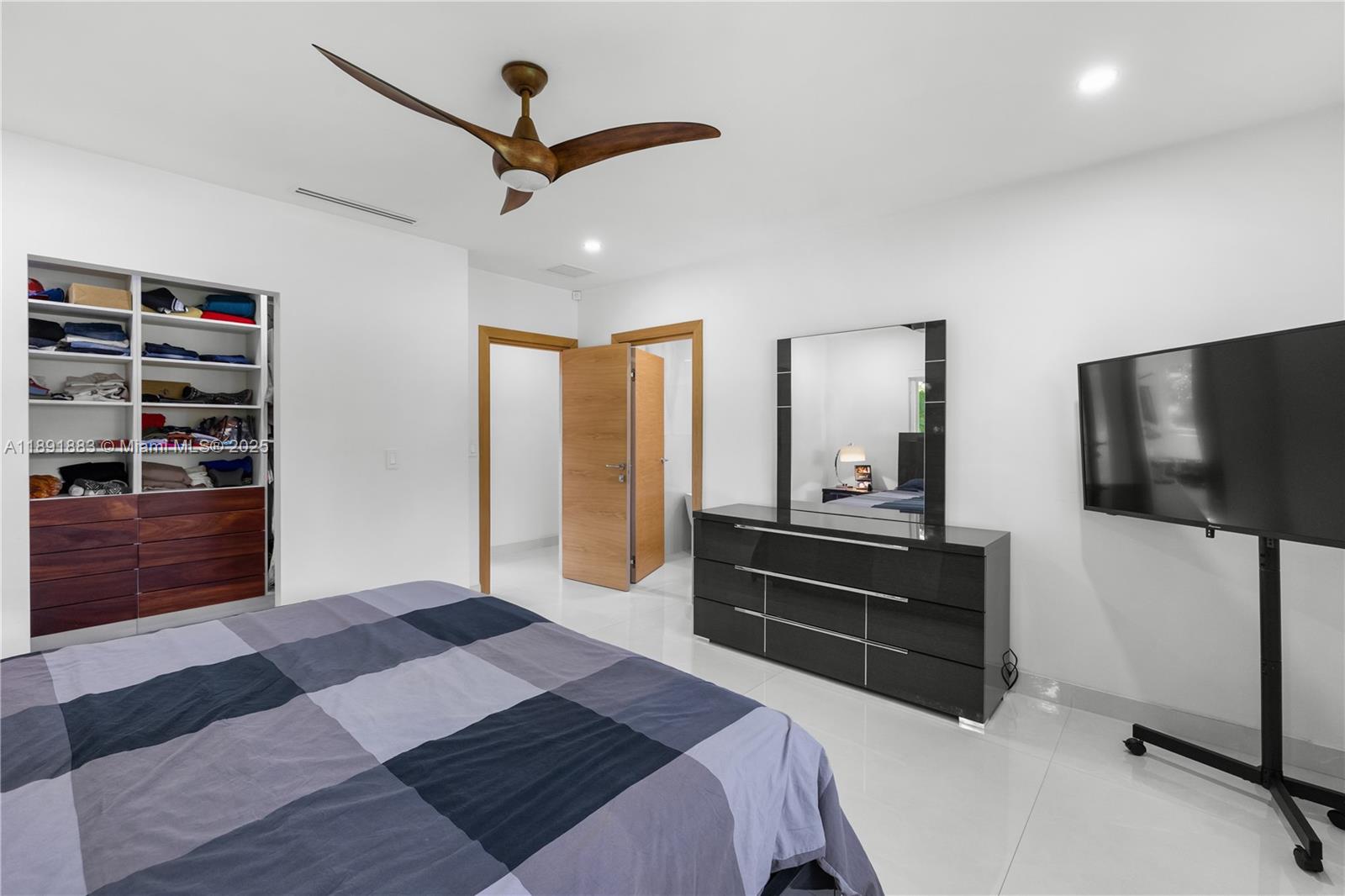 GABLES ACRE ESTATES - Residential