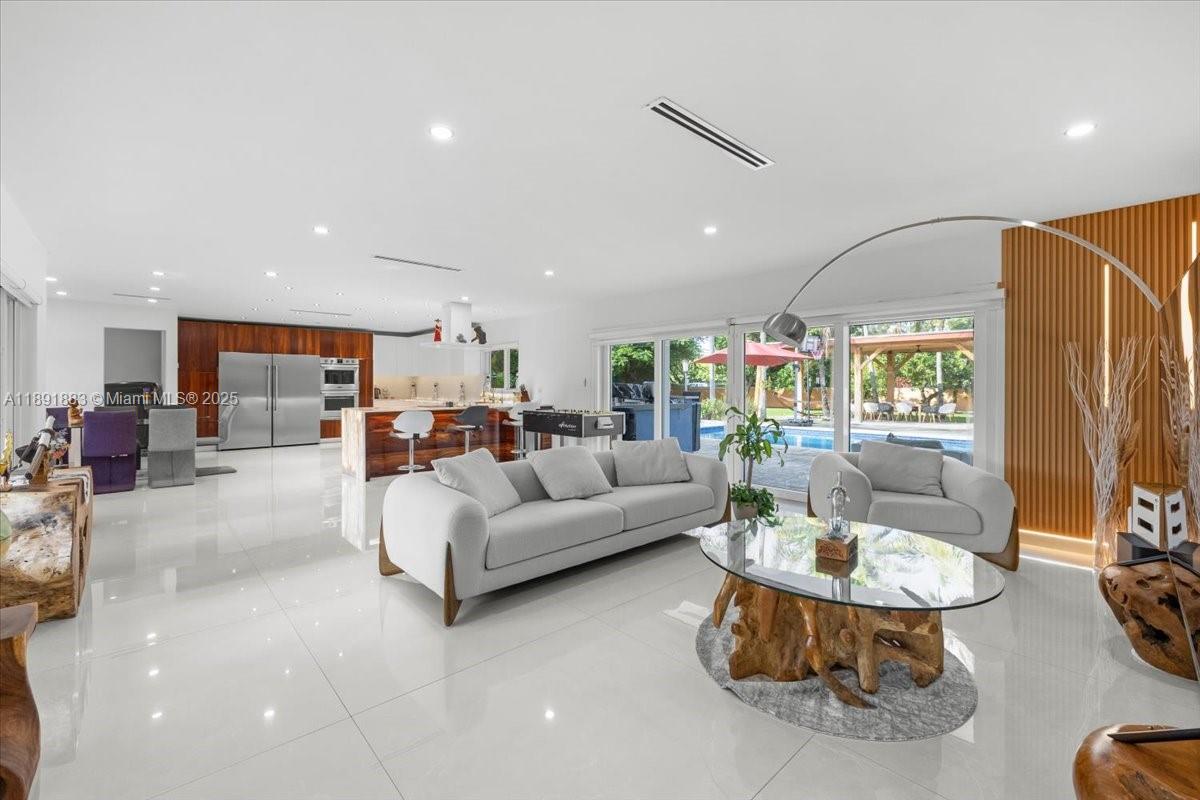 GABLES ACRE ESTATES - Residential