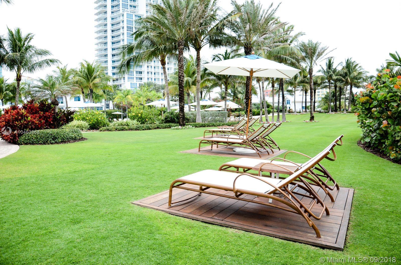 CONTINUUM ON SOUTH BEACH - Residential