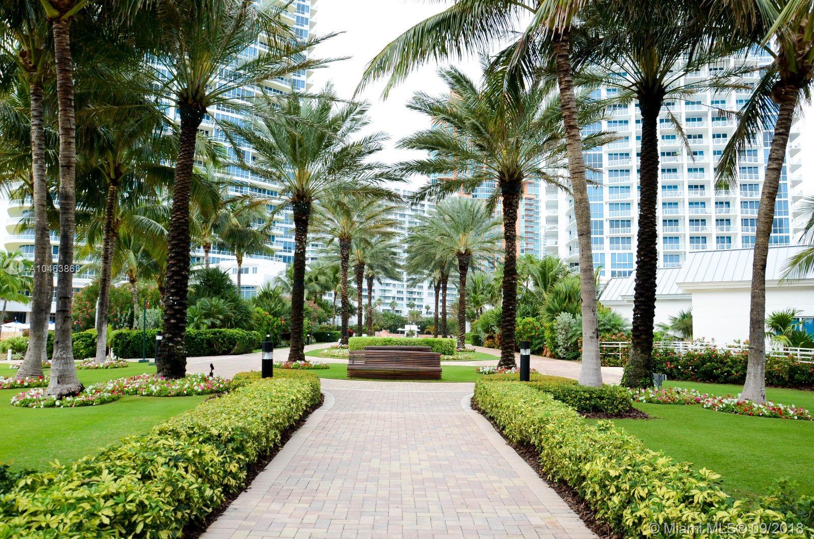 CONTINUUM ON SOUTH BEACH - Residential