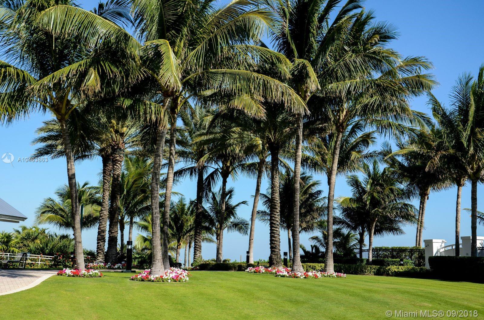CONTINUUM ON SOUTH BEACH - Residential