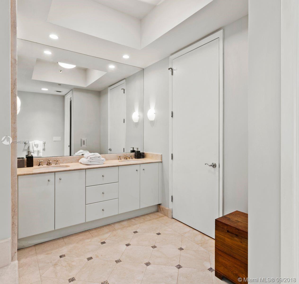 CONTINUUM ON SOUTH BEACH - Residential