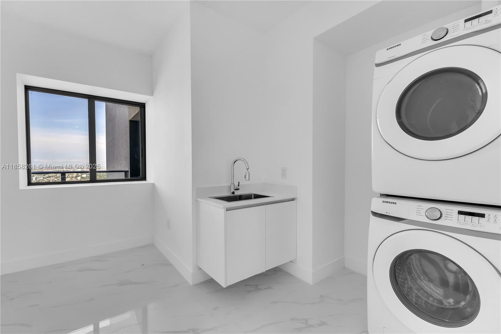 ARIA RESERVE SOUTH - Residential