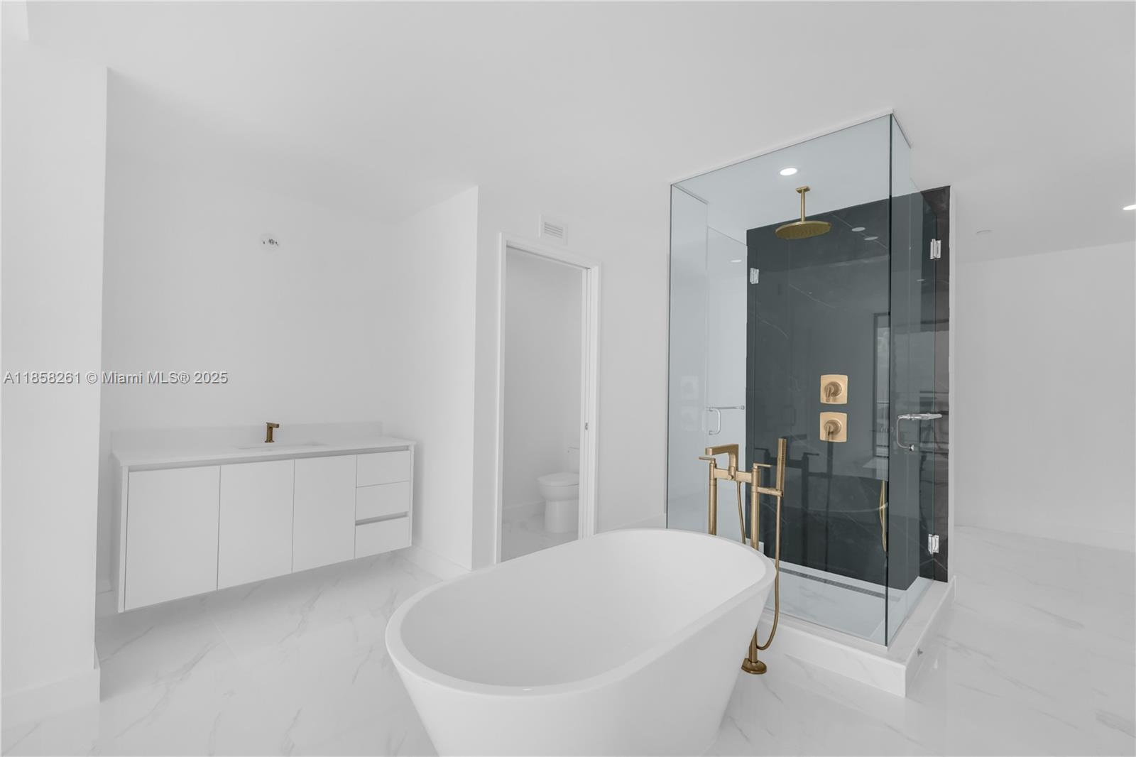 ARIA RESERVE SOUTH - Residential