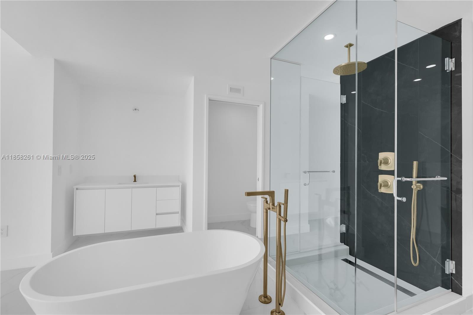 ARIA RESERVE SOUTH - Residential