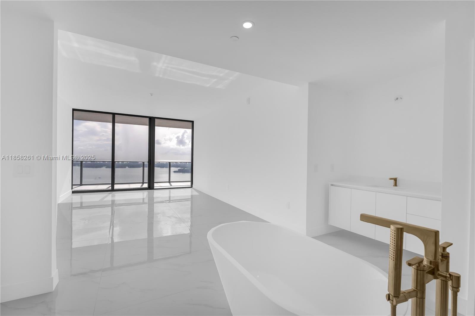 ARIA RESERVE SOUTH - Residential