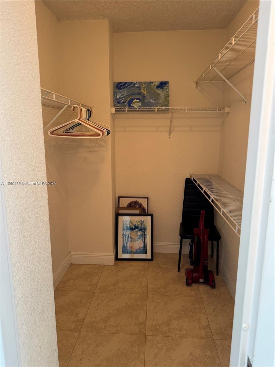 WAVE CONDO - Residential Lease