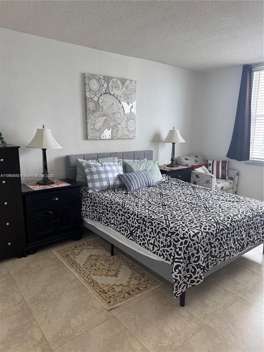 WAVE CONDO - Residential Lease