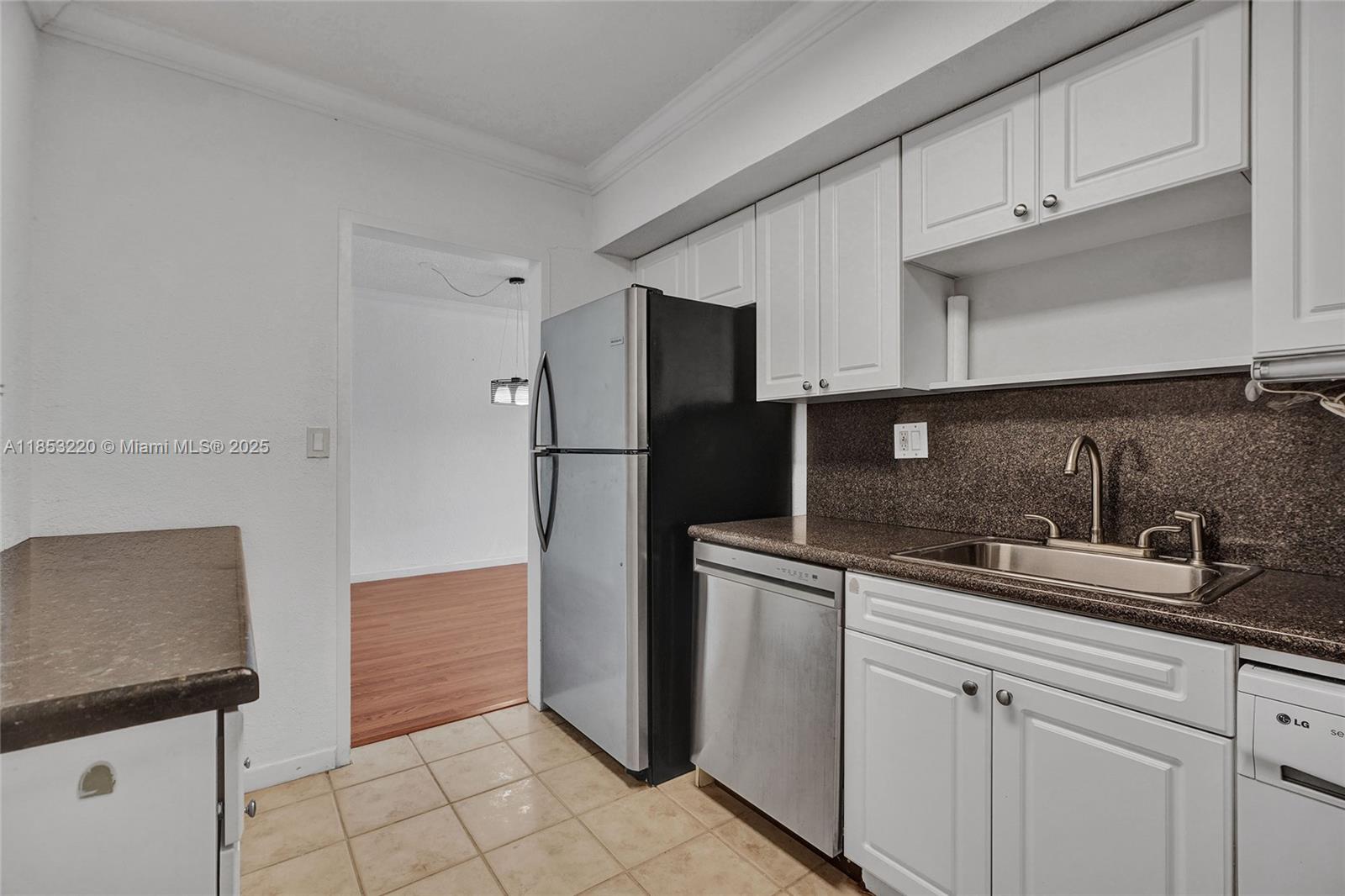 WAVE CONDO - Residential