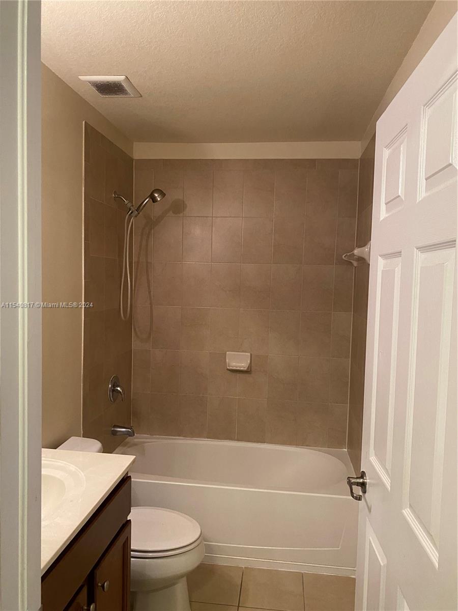 THE COURTS AT BAYSHORE I - Residential Lease