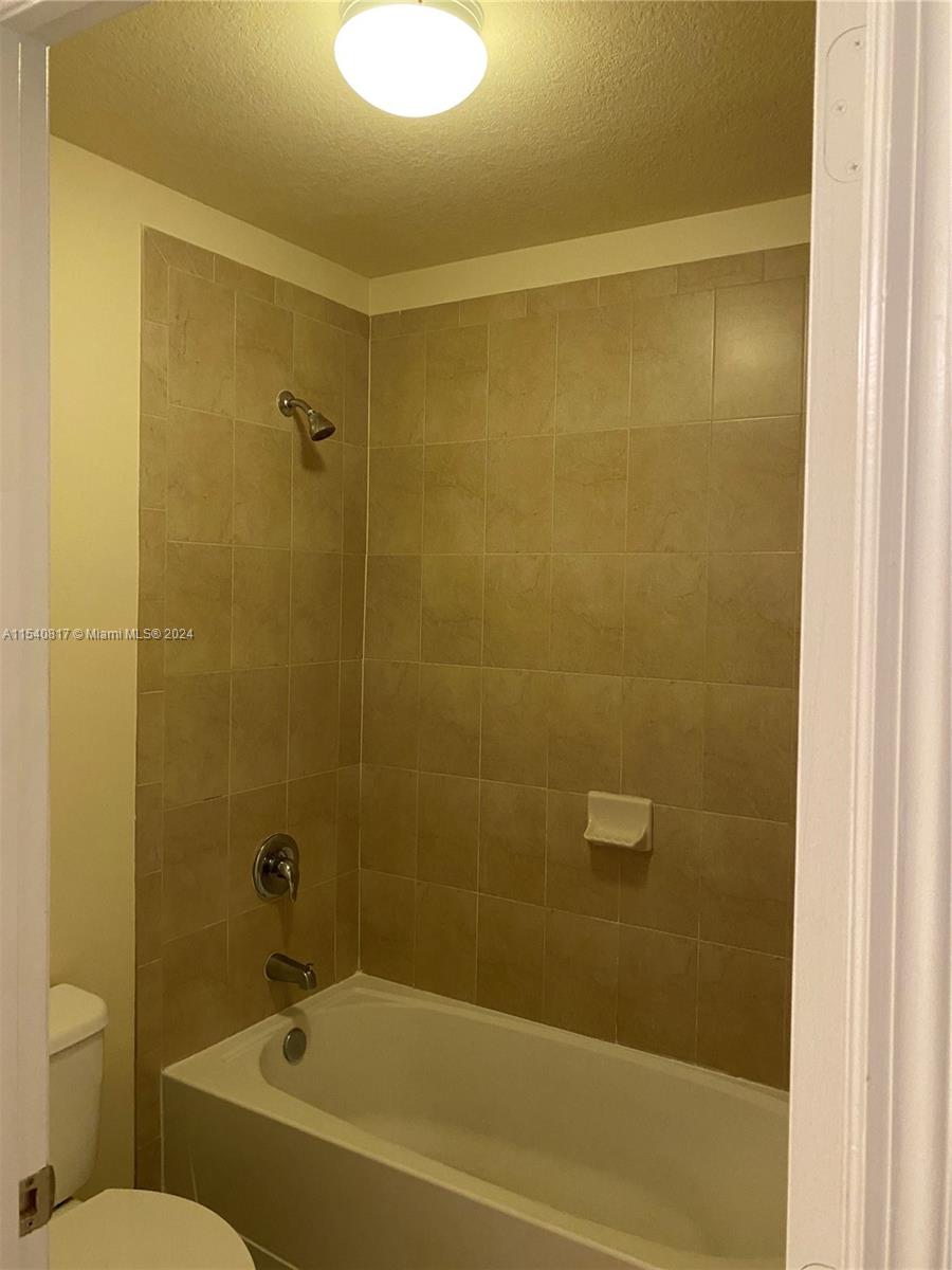 THE COURTS AT BAYSHORE I - Residential Lease