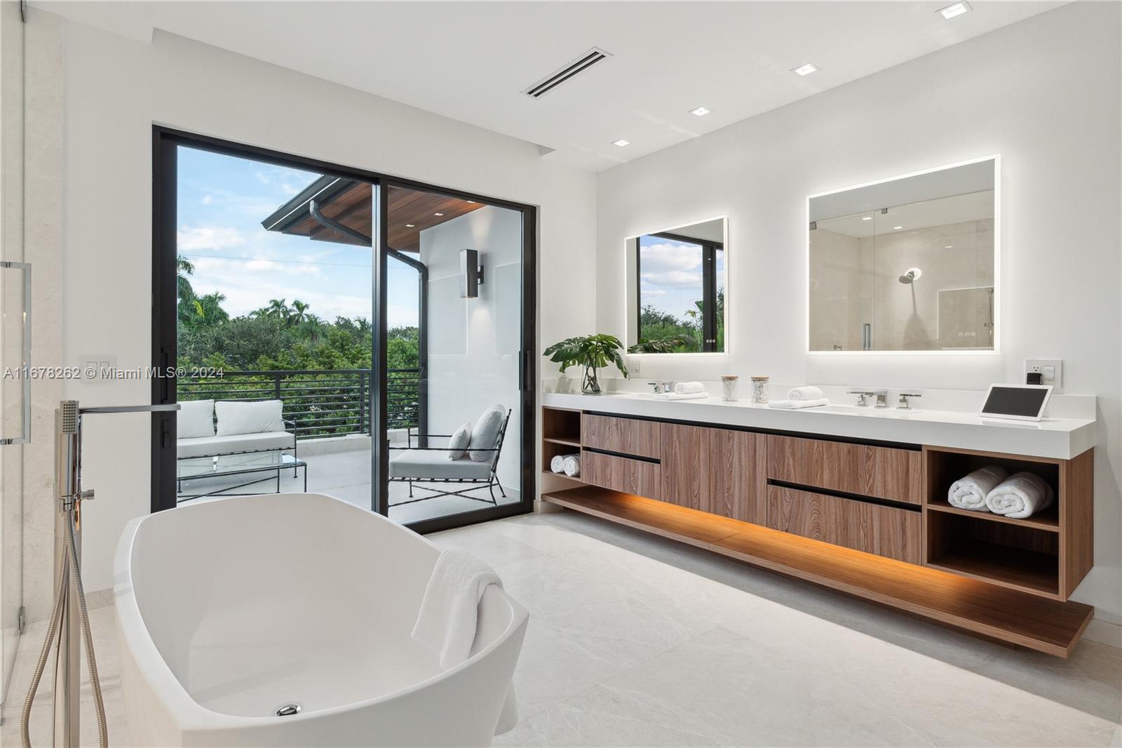 RIVIERA WATERWAYS - Residential