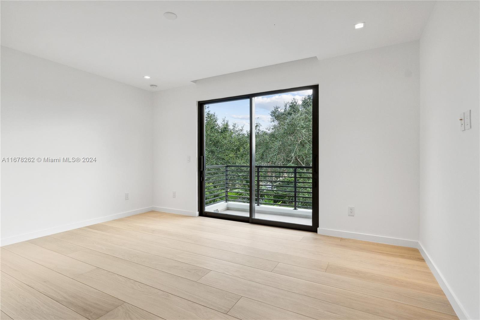 RIVIERA WATERWAYS - Residential