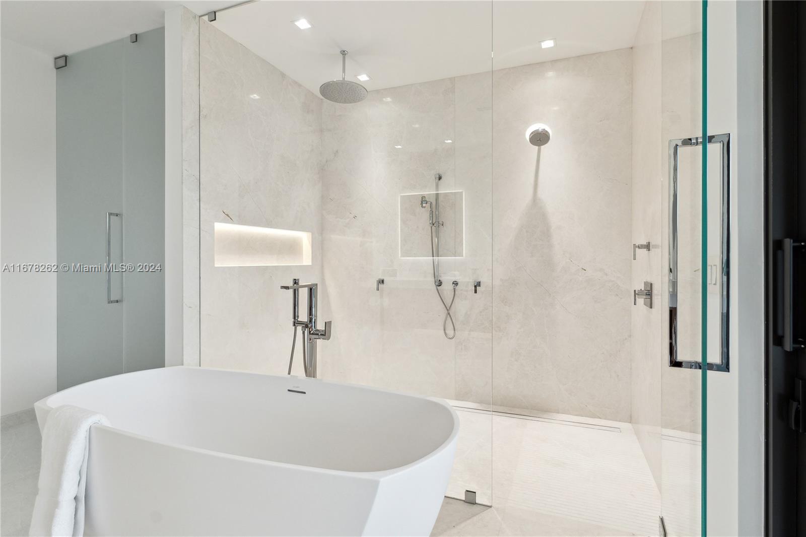 RIVIERA WATERWAYS - Residential