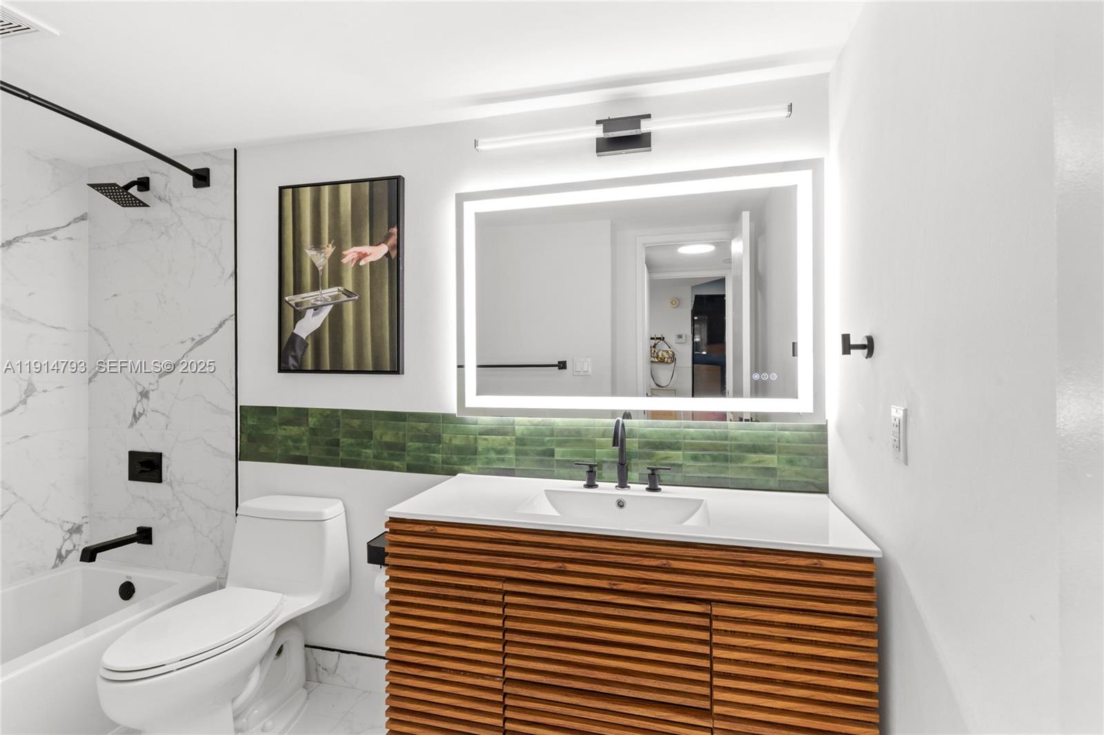 ADMIRALS PORT CONDO WEST - Residential