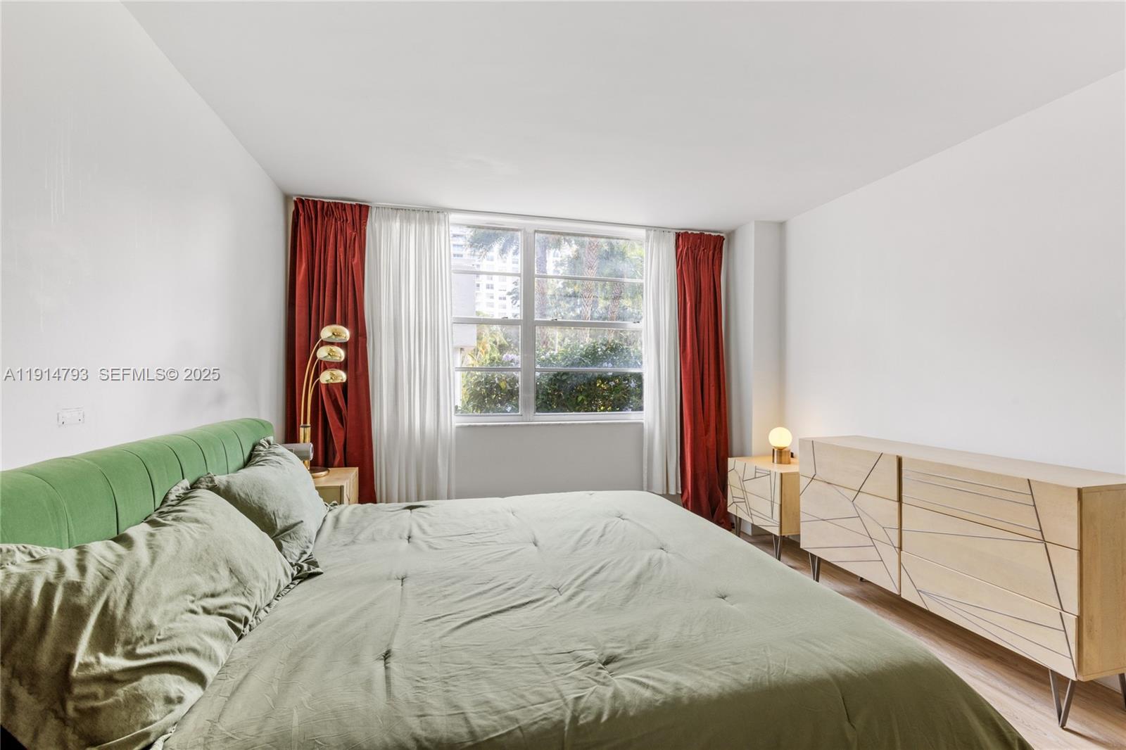 ADMIRALS PORT CONDO WEST - Residential