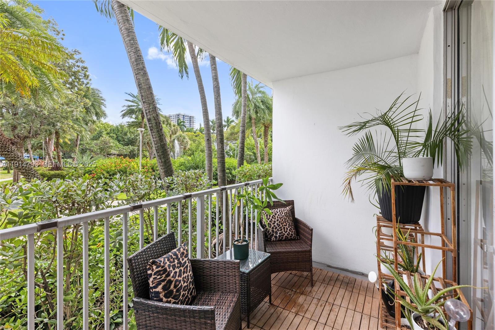 ADMIRALS PORT CONDO WEST - Residential