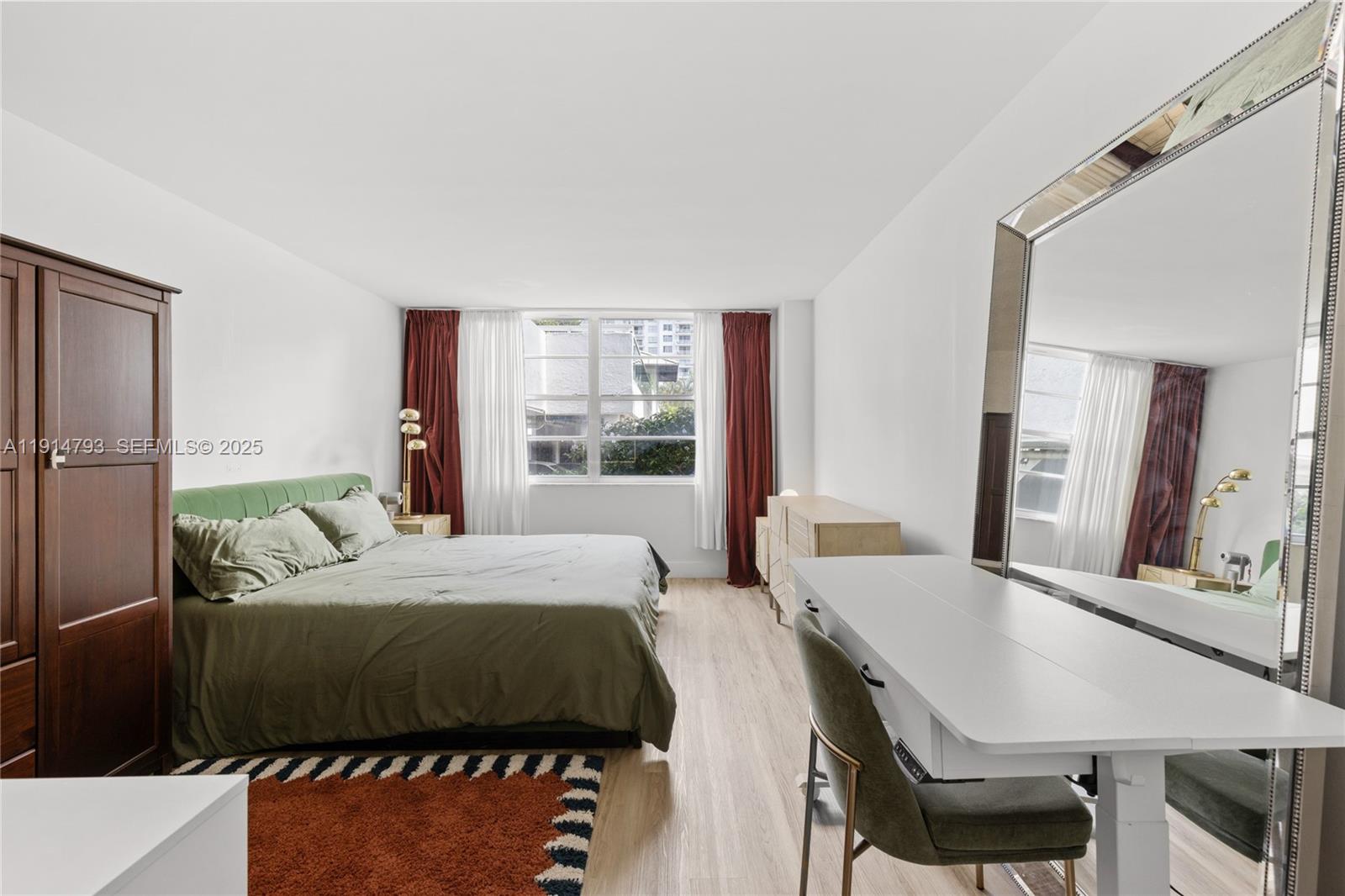 ADMIRALS PORT CONDO WEST - Residential