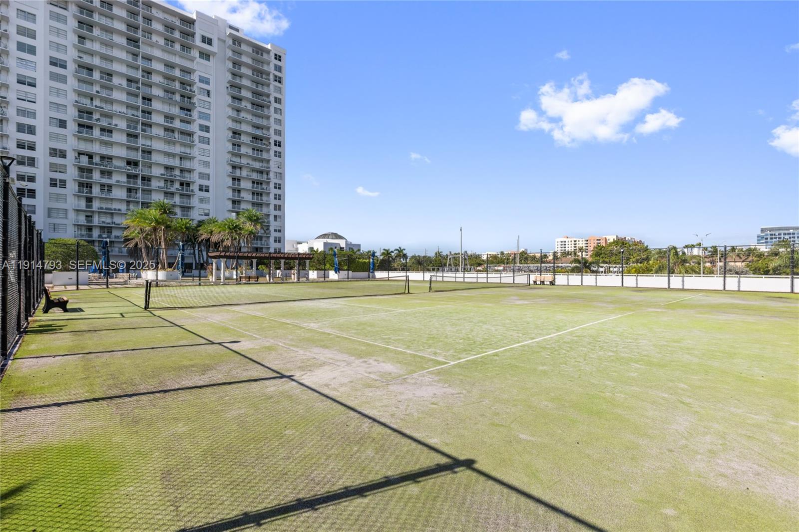 ADMIRALS PORT CONDO WEST - Residential