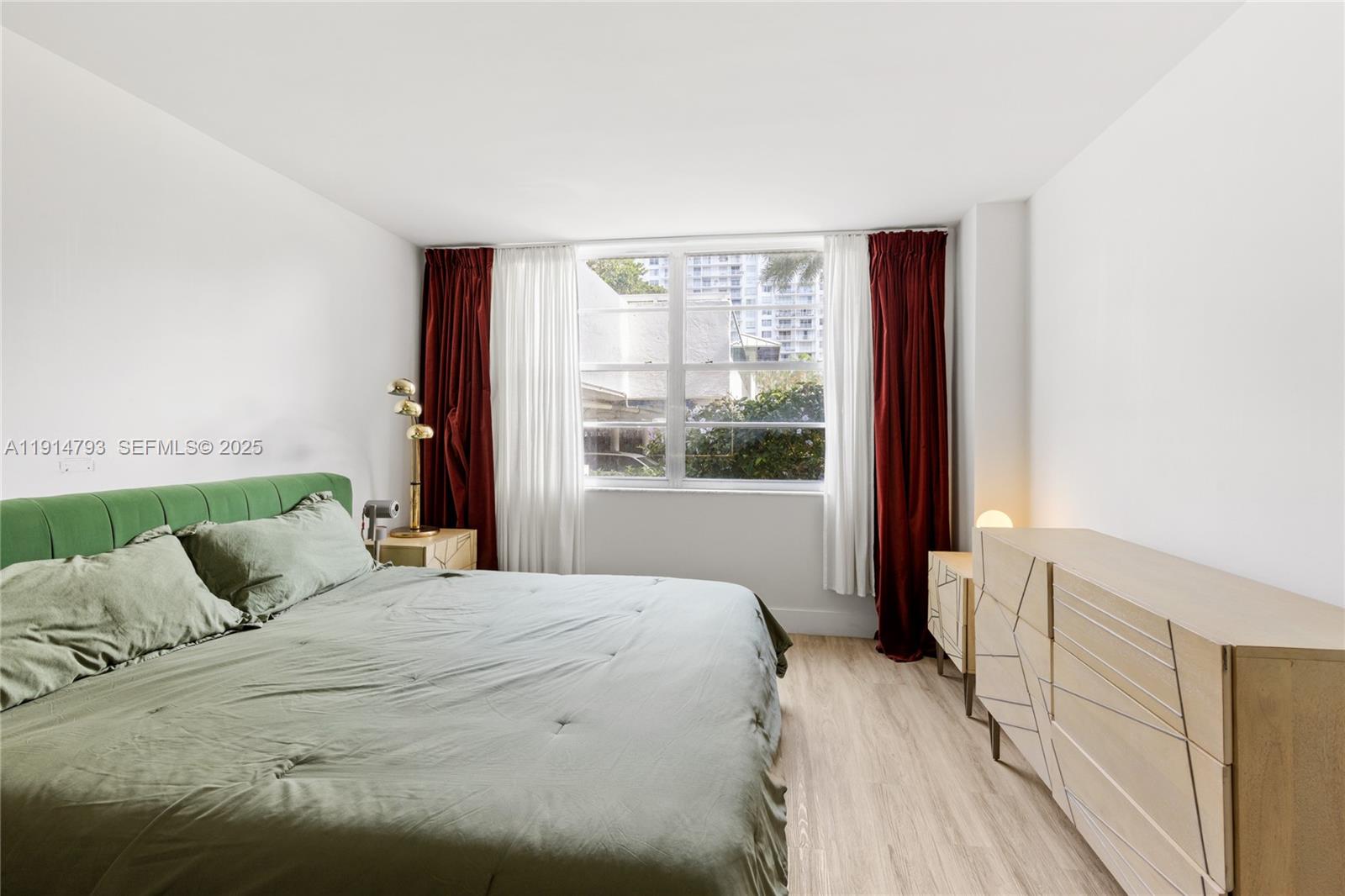 ADMIRALS PORT CONDO WEST - Residential