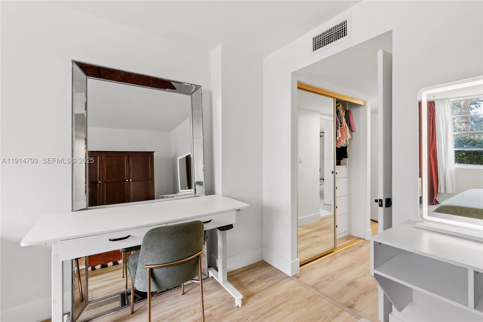 ADMIRALS PORT CONDO WEST - Residential