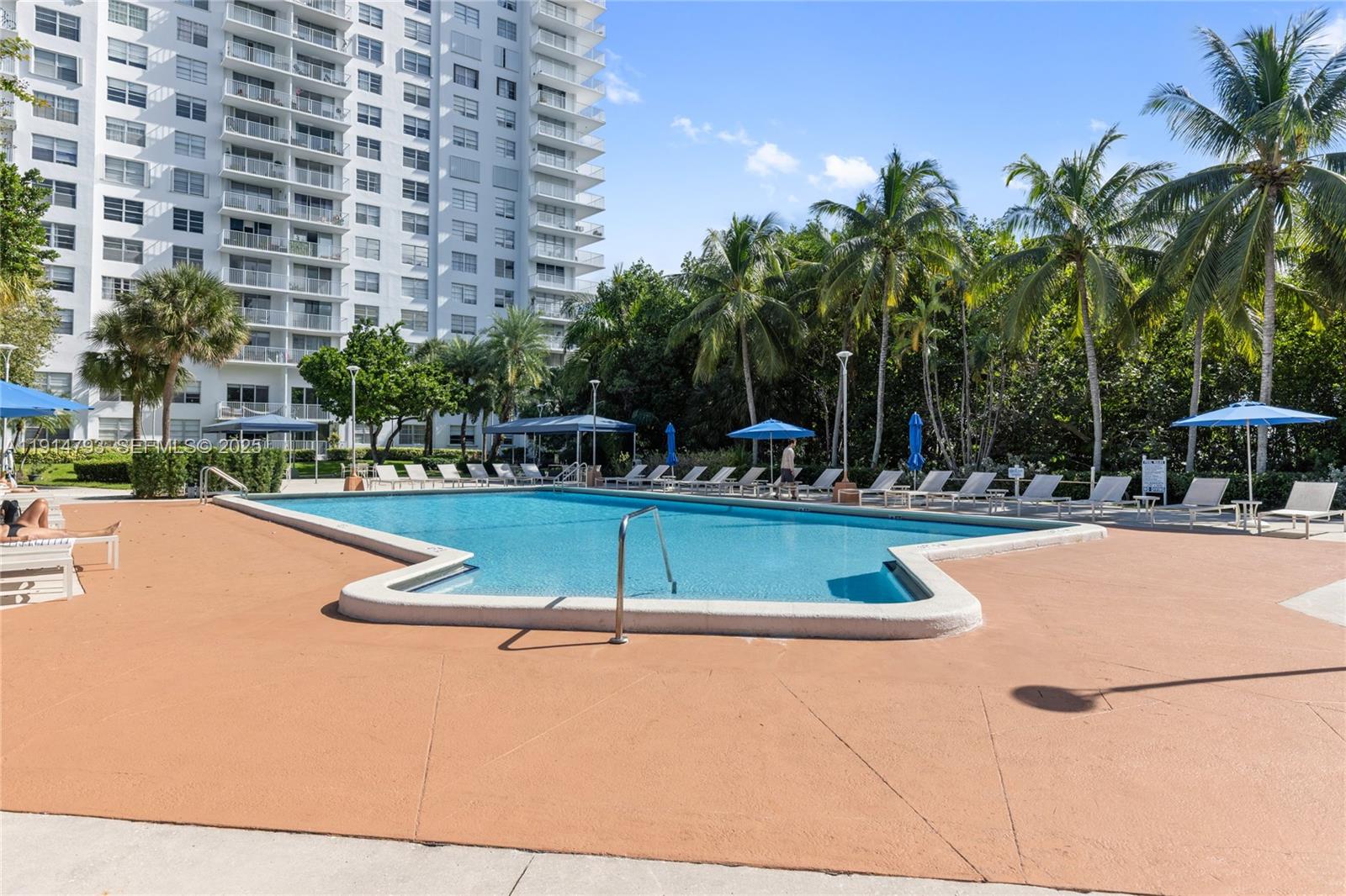 ADMIRALS PORT CONDO WEST - Residential