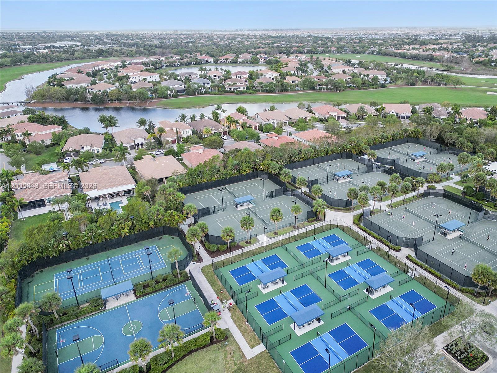 PARKLAND GOLF & COUNTRY C - Residential