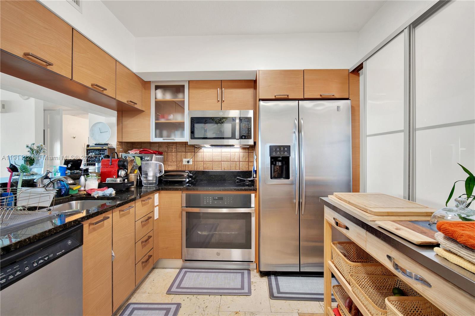 BRICKELL ON THE RIVER N T - Residential