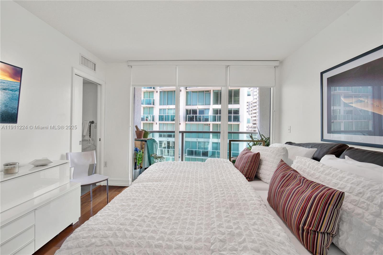 BRICKELL ON THE RIVER N T - Residential