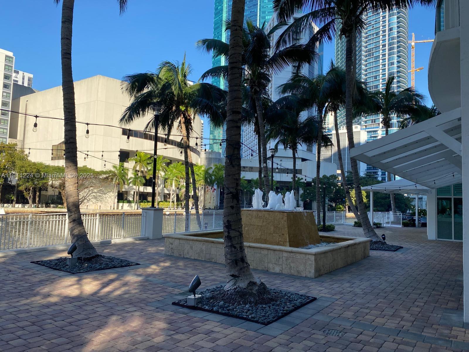 BRICKELL ON THE RIVER N T - Residential