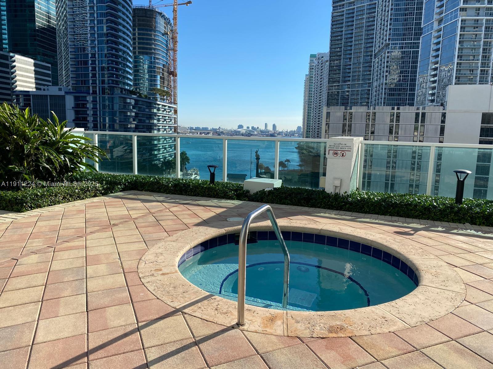 BRICKELL ON THE RIVER N T - Residential