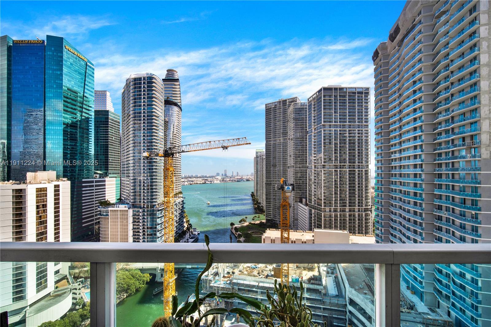 BRICKELL ON THE RIVER N T - Residential
