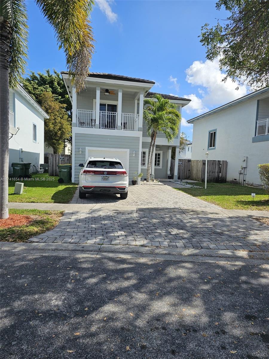 379 Ne 31st Ave, Homestead, Miami-Dade County, Florida - 3 Bedrooms  
2 Bathrooms - 